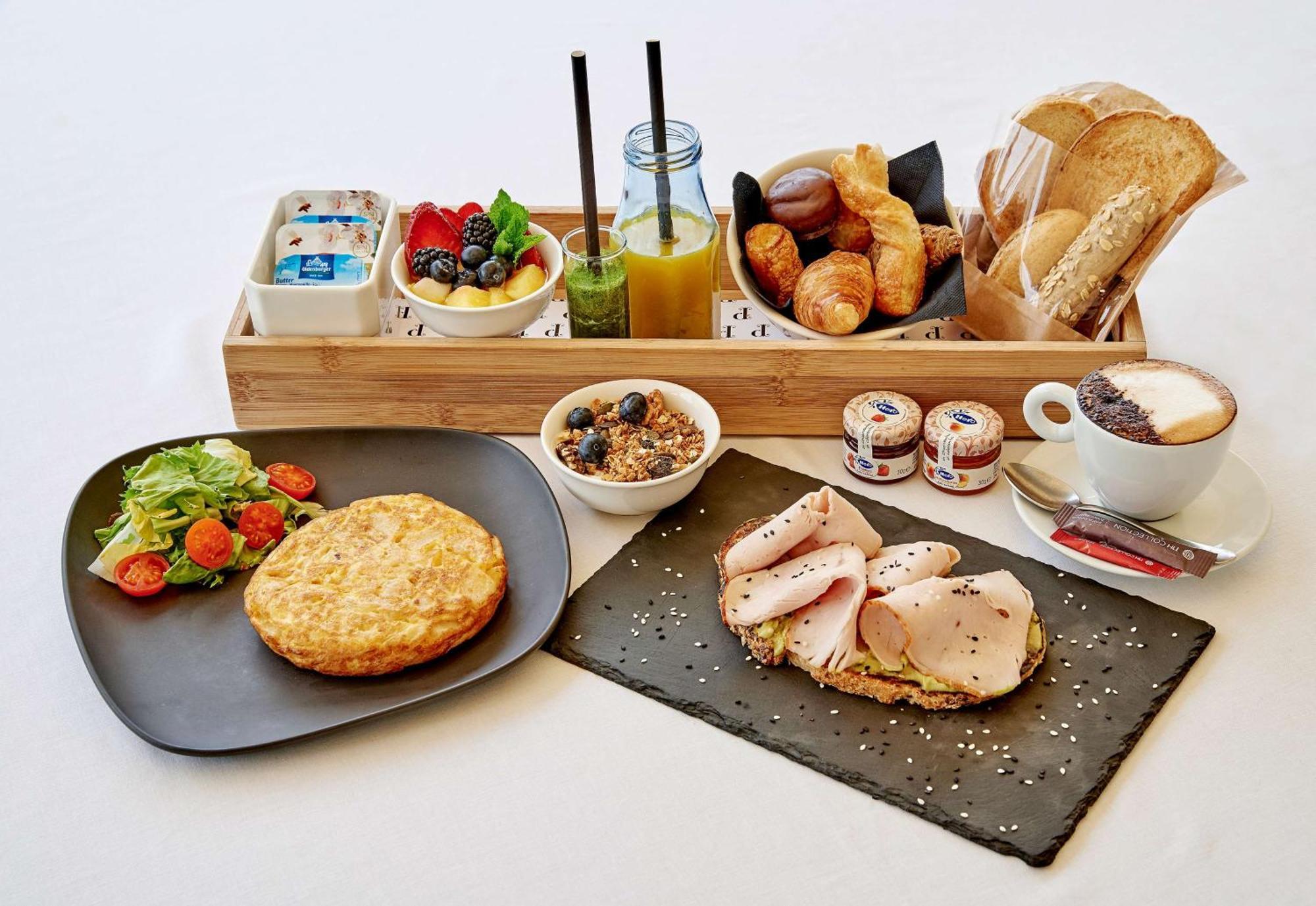 Nh Collection Madrid Gran Via Hotel Bagian luar foto