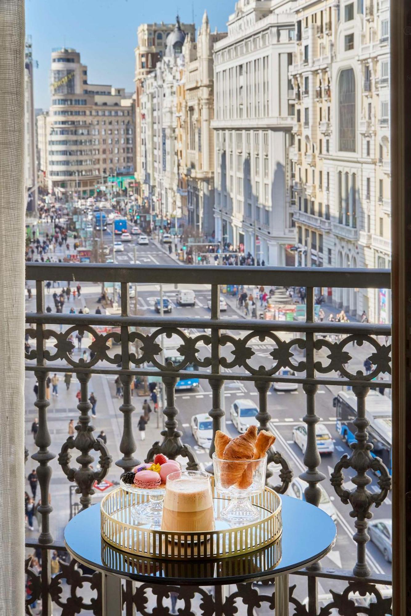 Nh Collection Madrid Gran Via Hotel Bagian luar foto