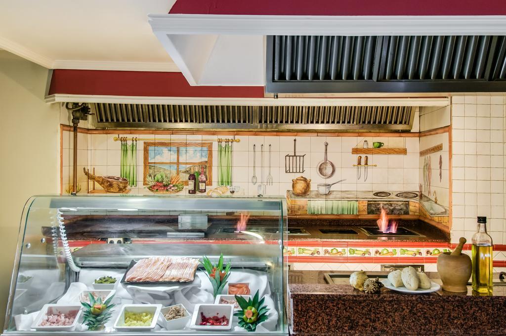 Nh Collection Madrid Gran Via Hotel Bagian luar foto