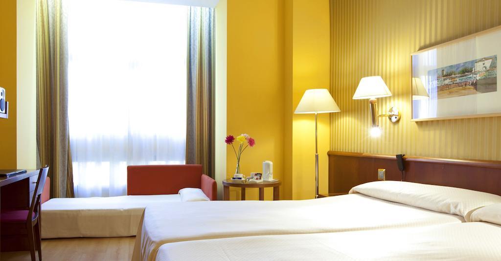 Nh Collection Madrid Gran Via Hotel Bagian luar foto